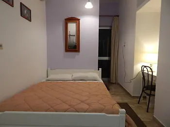 Hotel Kasteli 2*